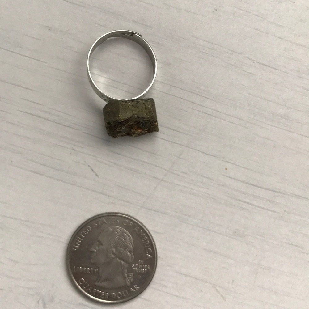 This Ring Rocks! - Picture 3 of 4
